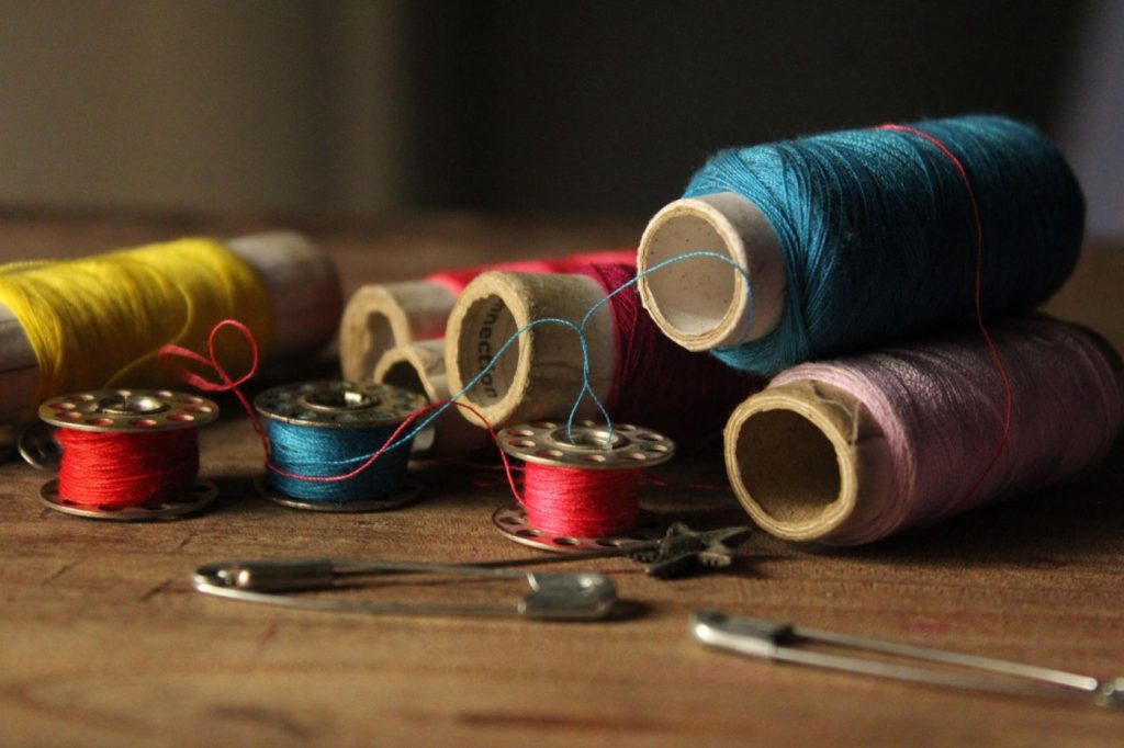 Fils naturels ou synthétiques : choisir selon le projet